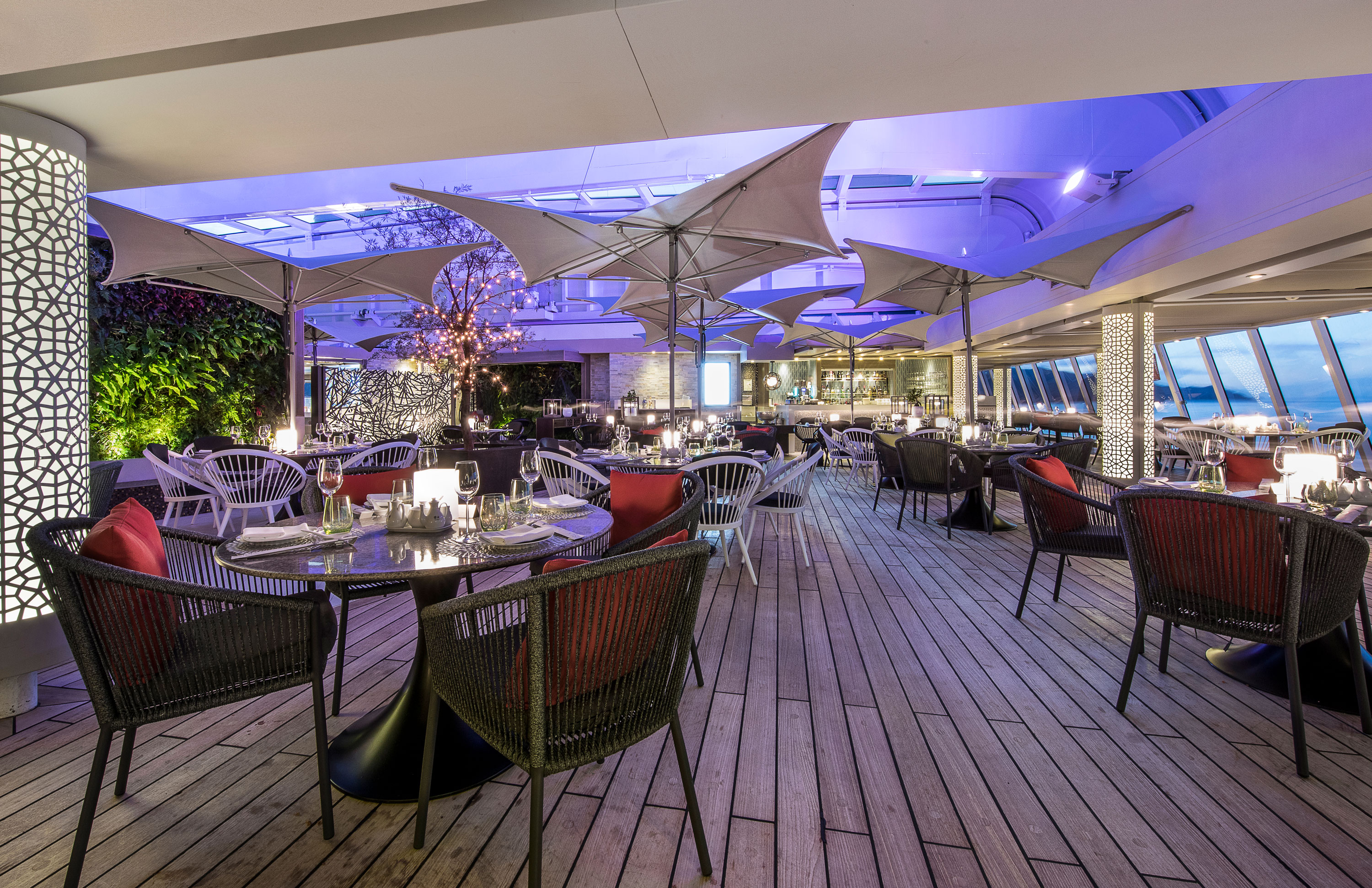 Crystal Cruises - Crystal Serenity - Silk Kitchen & Bar.jpg